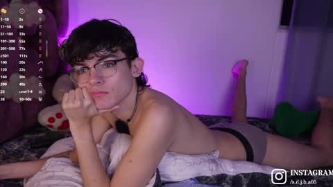 Angelo I work from home this is my room  online show from April 5, 2026, 2:09 am