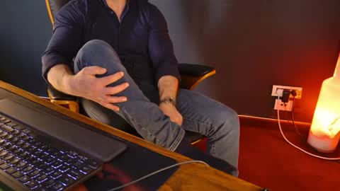 Snapshot of angeloeric chatting on April 18, 2026, 11:03 am BlackWolf online show from April 18, 2026, 11:03 am
