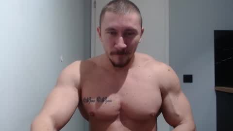  ------- SEX SHOW WITH GUYS AND GIRLS  MUSCLE SHOW online show from December 10, 2024, 11:43 am