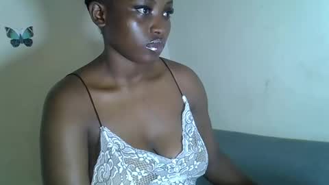 Snapshot of angelofsweetness chatting on December 17, 2025, 6:58 pm angelofsweetness online show from December 17, 2025, 6:58 pm