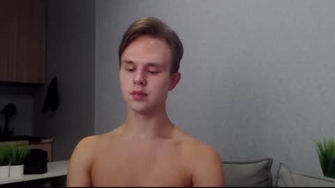 Angel online show from October 9, 2025, 8:56 am