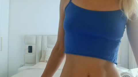 Snapshot of angelsquirting chatting on June 21, 2026, 7:11 am Alesia online show from June 21, 2026, 7:11 am