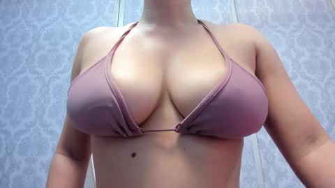 Angel  online show from November 15, 2025, 11:21 pm