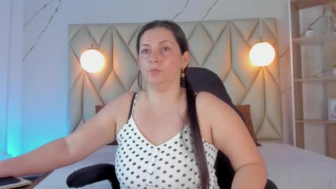 ANGIE online show from November 24, 2025, 1:55 pm