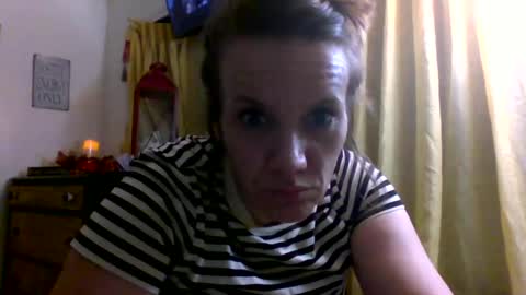 angelvanderpool71 online show from February 19, 2026, 3:57 am