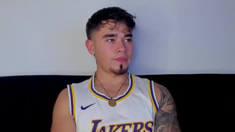 Angel Fox online show from December 18, 2025, 10:49 pm