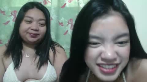 Snapshot of angelxmills chatting on February 19, 2026, 11:12 pm angelxmills online show from February 19, 2026, 11:12 pm