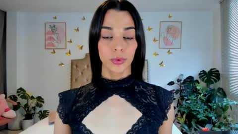 Anabella online show from June 25, 2026, 8:13 pm