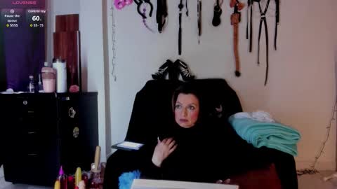 angierot2025 online show from November 18, 2025, 11:59 pm