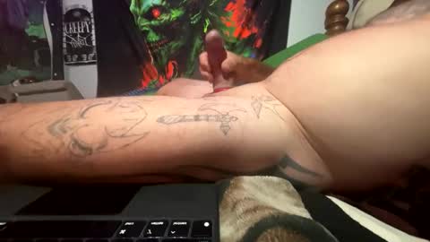 Snapshot of angusbone01 chatting on March 4, 2025, 5:11 am angusbone01 online show from March 4, 2025, 5:11 am