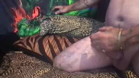 Snapshot of angusbone01 chatting on November 29, 2025, 8:12 pm angusbone01 online show from November 29, 2025, 8:12 pm