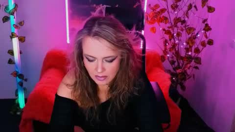 Aniela online show from October 4, 2025, 8:23 am