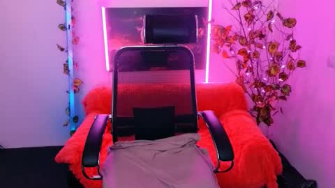 Aniela online show from October 19, 2025, 7:53 am