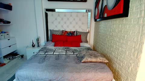 Snapshot of anielli69 chatting on September 18, 2025, 11:07 pm laura online show from September 18, 2025, 11:07 pm