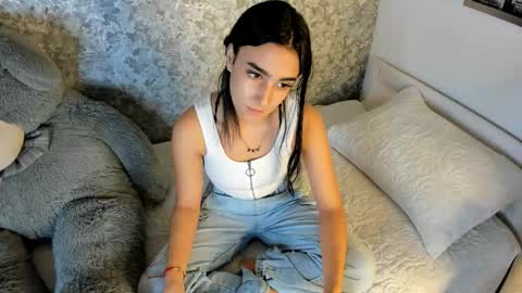 anika_h online show from February 19, 2026, 11:50 am