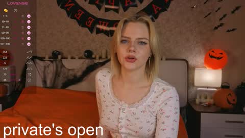 Snapshot of anika_heir chatting on November 2, 2025, 2:08 pm Alice online show from November 2, 2025, 2:08 pm