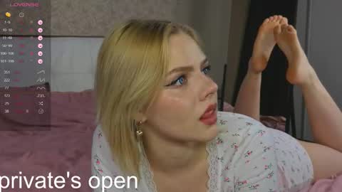 Snapshot of anika_heir chatting on November 7, 2025, 2:06 pm Alice online show from November 7, 2025, 2:06 pm