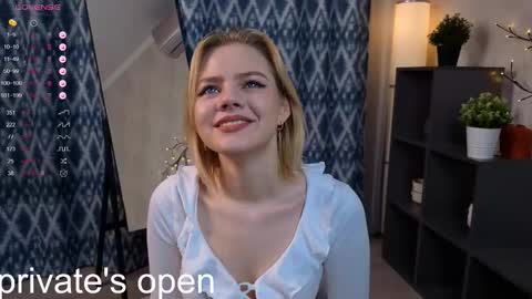 Snapshot of anika_heir chatting on November 9, 2025, 2:26 pm Alice online show from November 9, 2025, 2:26 pm