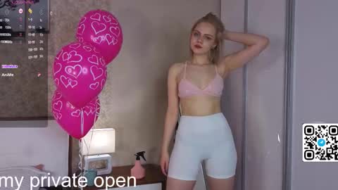 Snapshot of anika_heir chatting on November 23, 2025, 3:23 pm Alice online show from November 23, 2025, 3:23 pm