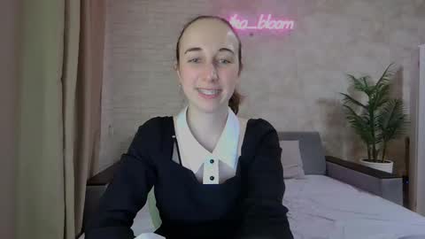 Snapshot of anikabloom chatting on January 24, 2025, 3:32 am anikabloom online show from January 24, 2025, 3:32 am