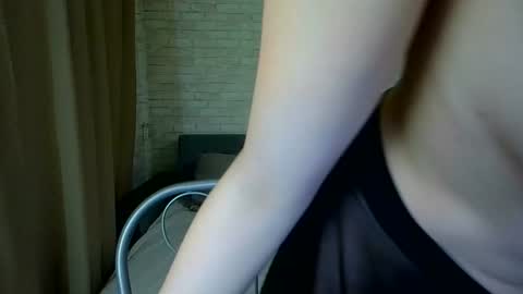 Snapshot of anikabloom chatting on May 5, 2026, 10:07 pm anikabloom online show from May 5, 2026, 10:07 pm
