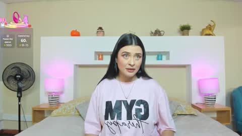 Snapshot of anikaromanof chatting on December 15, 2025, 11:25 am Anika Romano online show from December 15, 2025, 11:25 am