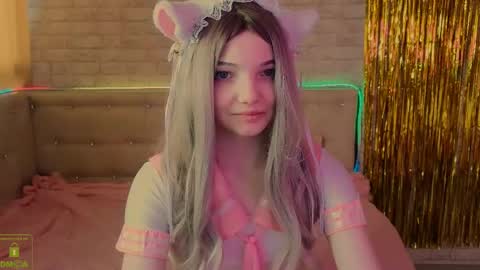 Alica online show from April 19, 2026, 2:44 am