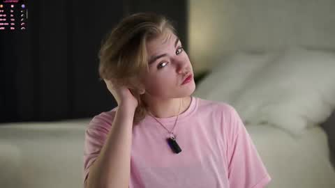 Snapshot of anishavivo chatting on December 16, 2025, 12:21 pm AnishaVivo online show from December 16, 2025, 12:21 pm