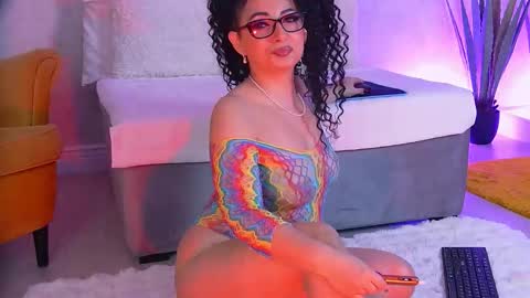 anissia teaser online show from November 4, 2025, 5:06 am