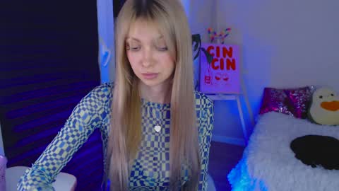 anita_moon_ online show from April 2, 2026, 7:33 pm