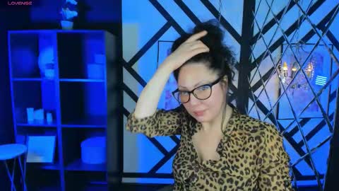 Anita online show from November 28, 2025, 9:28 pm