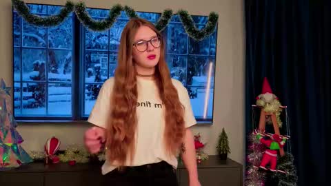 Snapshot of anitablankenbeckle chatting on December 18, 2025, 6:41 am Bloom online show from December 18, 2025, 6:41 am