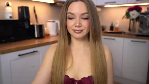 Im Anita thumb up me please its important online show from April 17, 2026, 5:27 pm