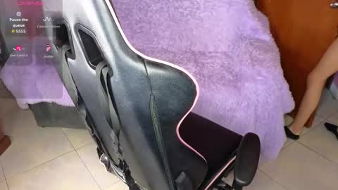 anitta_palmer online show from May 1, 2026, 8:35 pm