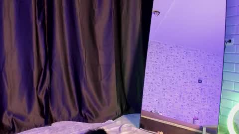 Snapshot of anjella_botton chatting on October 23, 2025, 6:17 pm Angel online show from October 23, 2025, 6:17 pm