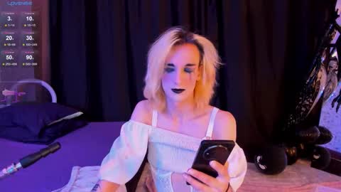 Snapshot of anjella_botton chatting on November 1, 2025, 7:38 pm Angel online show from November 1, 2025, 7:38 pm