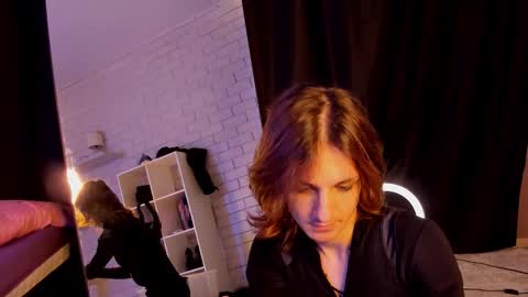 Snapshot of anjella_botton chatting on December 14, 2025, 6:12 pm Angel online show from December 14, 2025, 6:12 pm