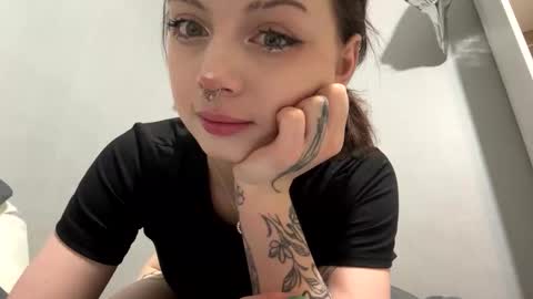 AnmiXHot online show from October 24, 2025, 10:39 pm