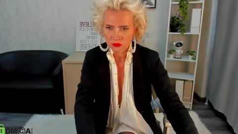 Luna Lady online show from May 26, 2026, 8:54 am