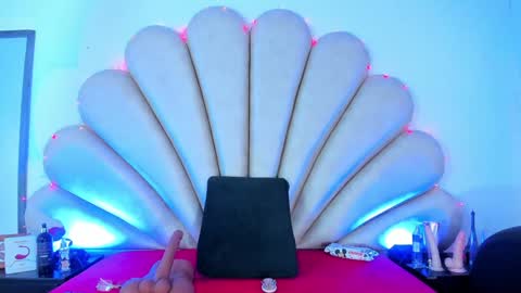 Anna  online show from January 26, 2025, 12:33 pm