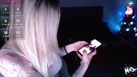 Anadirectgirl online show from December 7, 2024, 12:35 pm