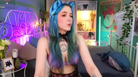 Snapshot of anna_bloom_ chatting on December 4, 2024, 4:27 pm Violett online show from December 4, 2024, 4:27 pm