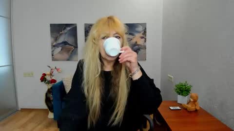 Anna Ditrih online show from March 30, 2026, 11:33 am