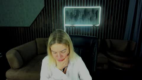 anna_snow9 online show from December 3, 2025, 6:43 am