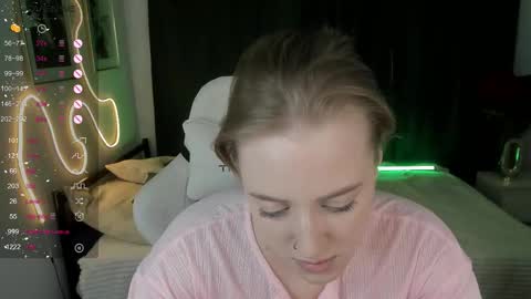 Snapshot of annagrees1 chatting on December 14, 2025, 5:07 pm annagrees1 online show from December 14, 2025, 5:07 pm