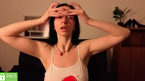 Snapshot of annakillian_kiss chatting on May 11, 2026, 5:24 am Anna online show from May 11, 2026, 5:24 am