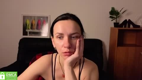 Snapshot of annakillian_kiss chatting on May 19, 2026, 5:25 am Anna online show from May 19, 2026, 5:25 am