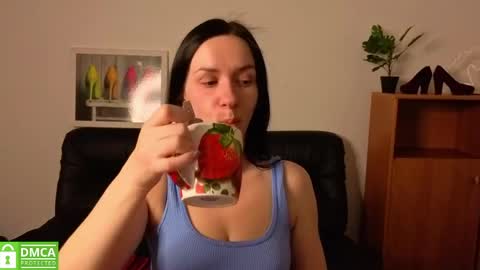 Snapshot of annakillian_kiss chatting on May 25, 2026, 5:24 am Anna online show from May 25, 2026, 5:24 am