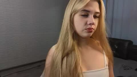 Annabel online show from November 30, 2025, 5:55 am