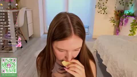 Snapshot of annamarie_foryou chatting on July 2, 2026, 9:59 am Holly Molly Im Polly online show from July 2, 2026, 9:59 am